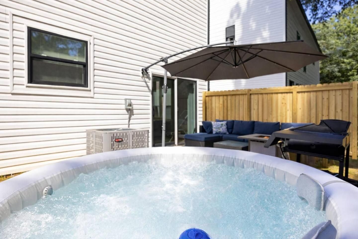 Uptown Retreat Sleeps 10 W/hot Tub, Bbq Game