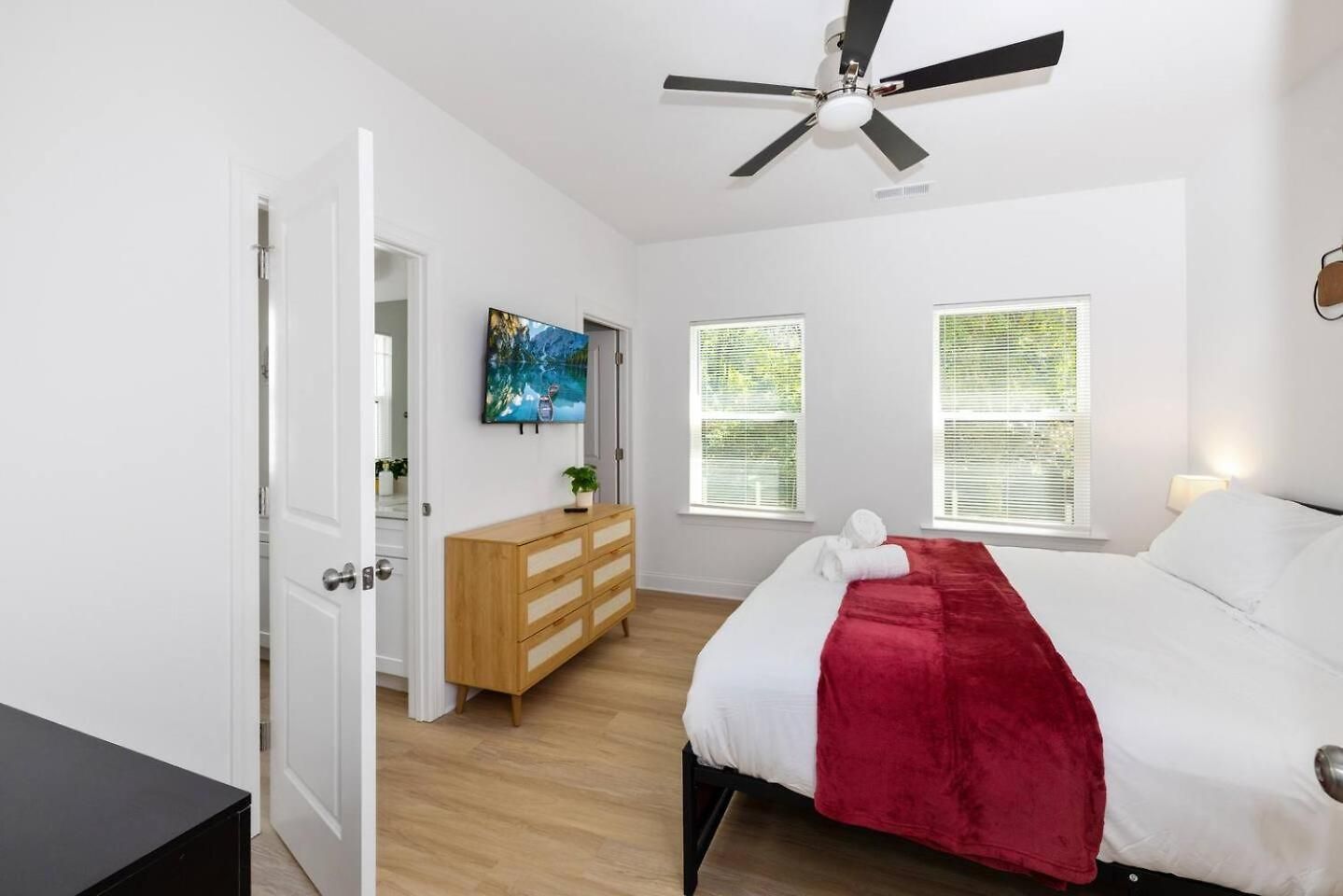 Holiday home Uptown Retreat Sleeps 10 W/hot Tub, Bbq Game Charlotte