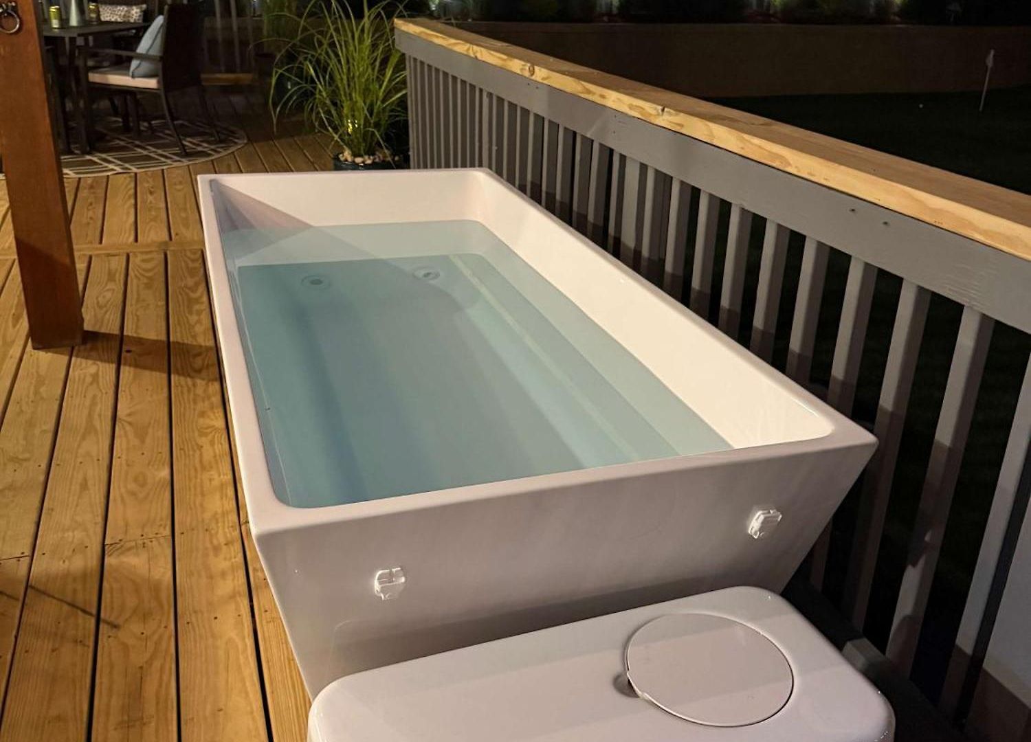 Escape To The Arts Golf Sim Theater Hot Tub