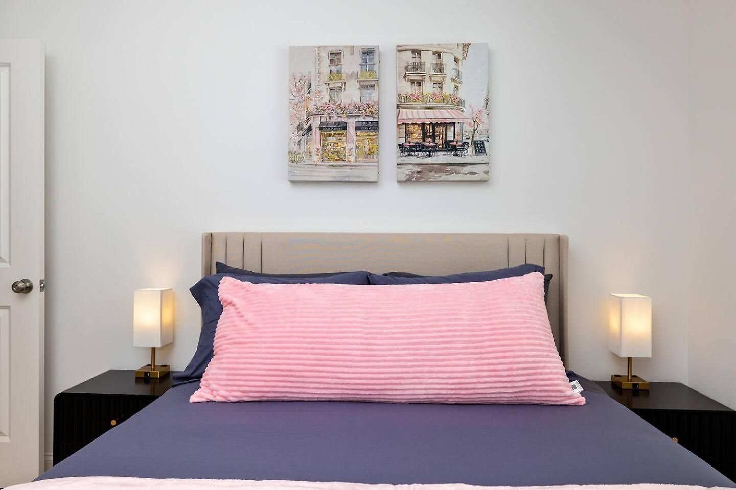 Uptown Retreat Sleeps 10 W/hot Tub, Bbq Game Holiday home *