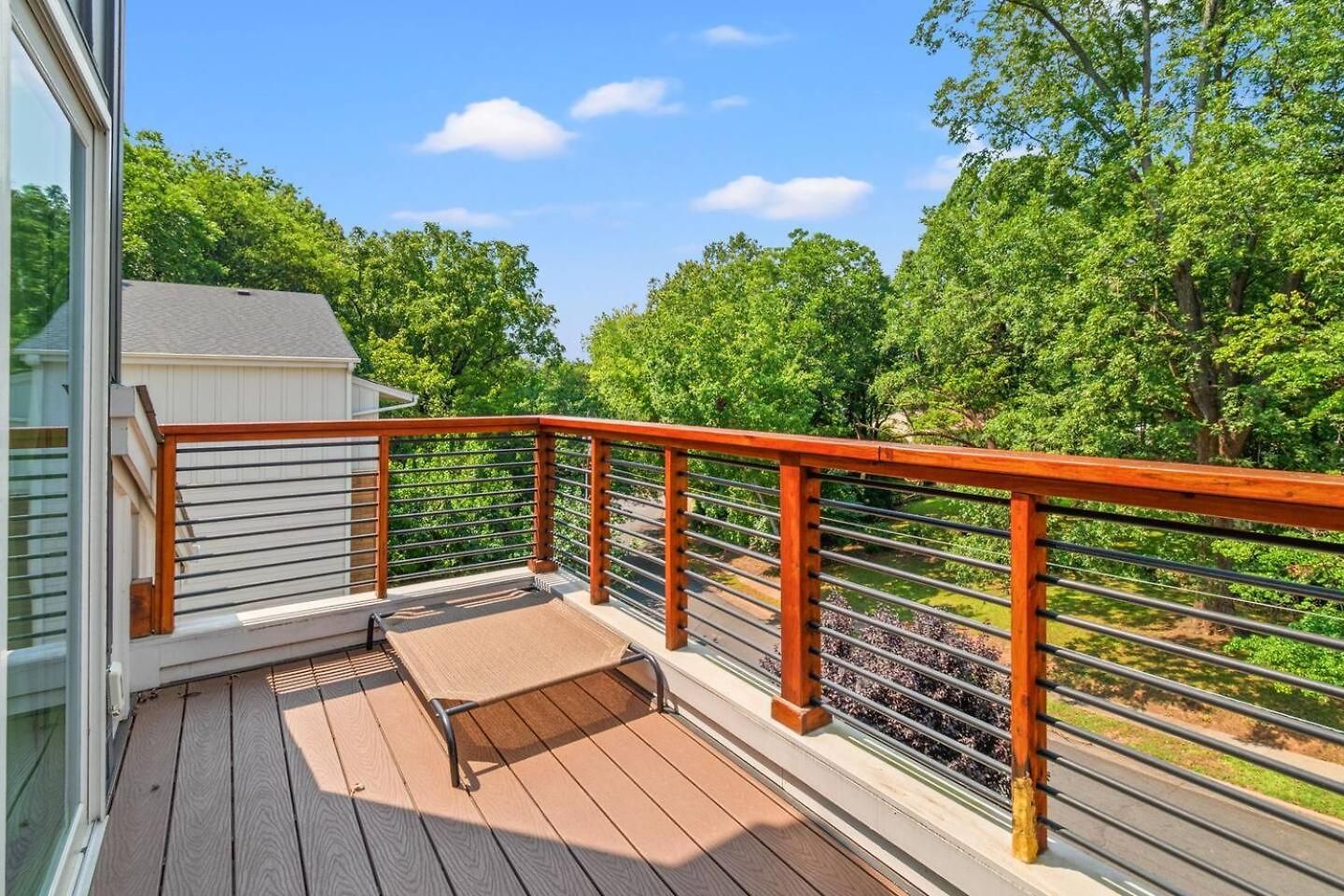 Modern Uptown Retreat Hot Tub & Game *