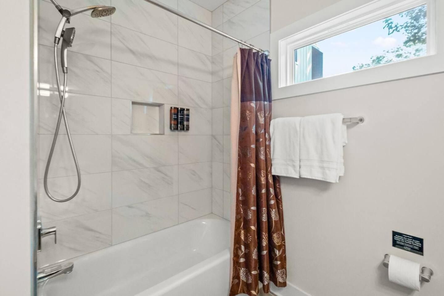 Holiday home Modern Uptown Retreat Hot Tub & Game Charlotte