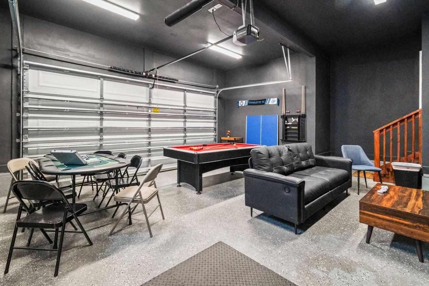 Modern Uptown Retreat Hot Tub & Game *