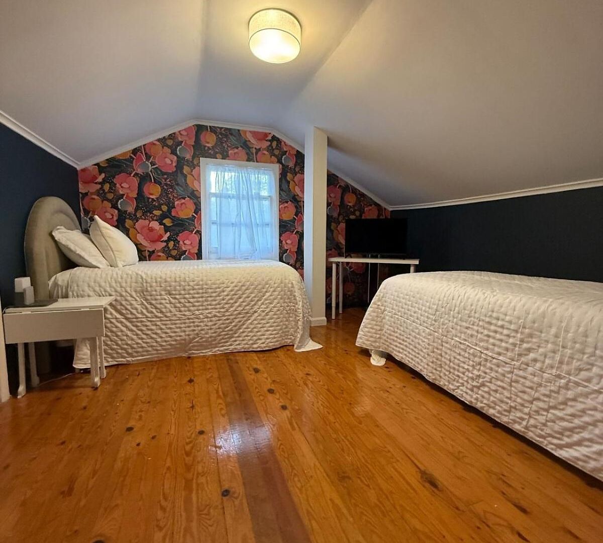The Latimer House Perfect For Groups Near Uptown Holiday home