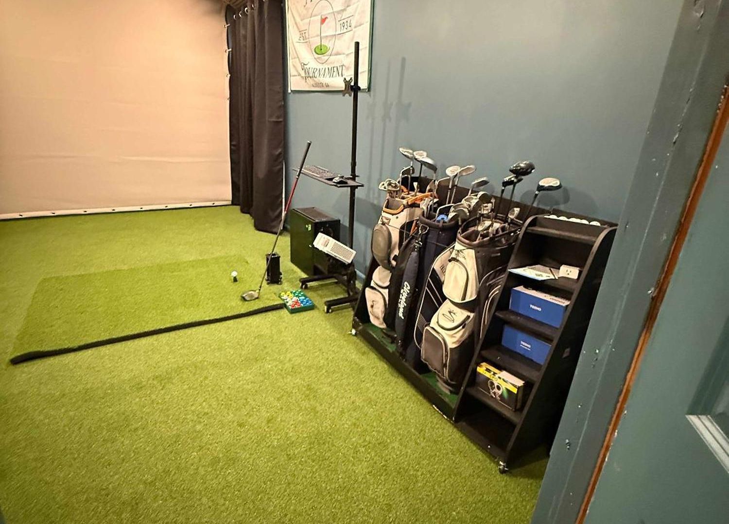 Escape To The Arts Golf Sim Theater Hot Tub Holiday home