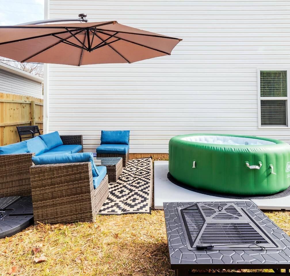 8br Near Southend/uptown W/gameroom/hottubs/fenced