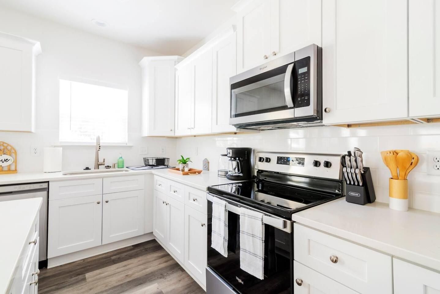 8br Near Southend/uptown W/gameroom/hottubs/fenced