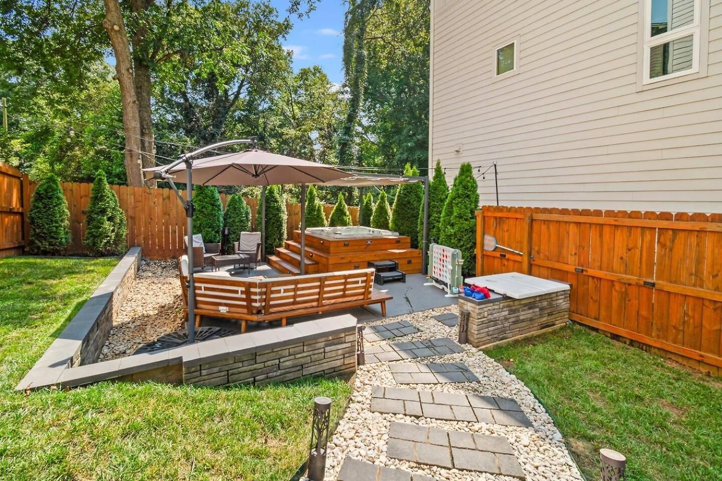 Modern Uptown Retreat Hot Tub & Game * Charlotte