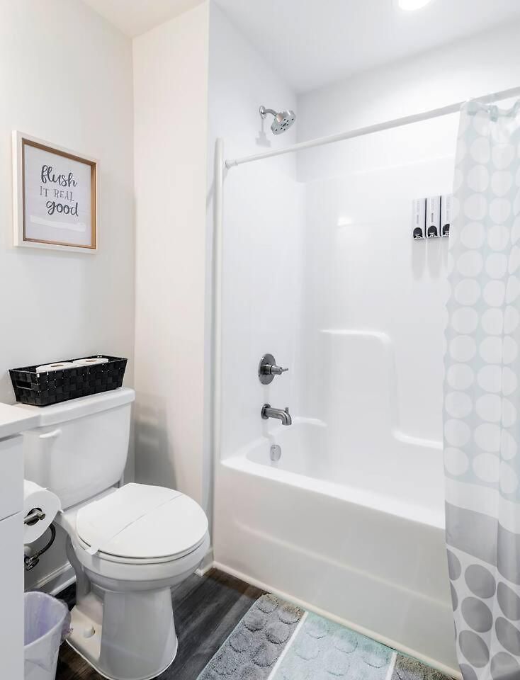 Holiday home 8br Near Southend/uptown W/gameroom/hottubs/fenced Charlotte