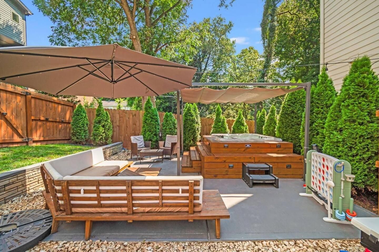 Modern Uptown Retreat Hot Tub & Game Holiday home *