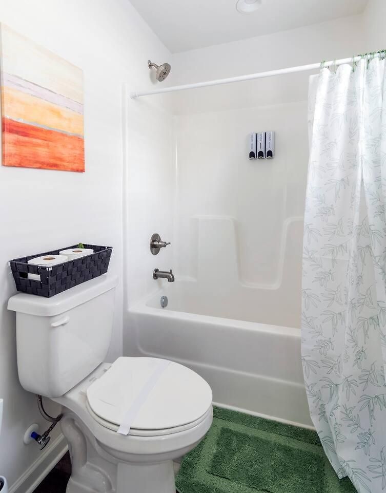 8br Near Southend/uptown W/gameroom/hottubs/fenced Holiday home *
