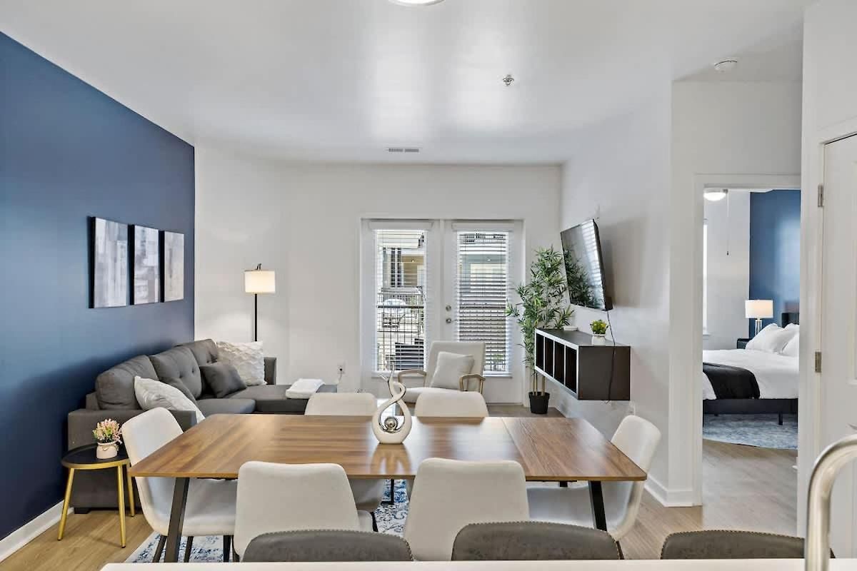 Near Dt Cpcc Lynx With Pool Gym Wd Parking * Charlotte
