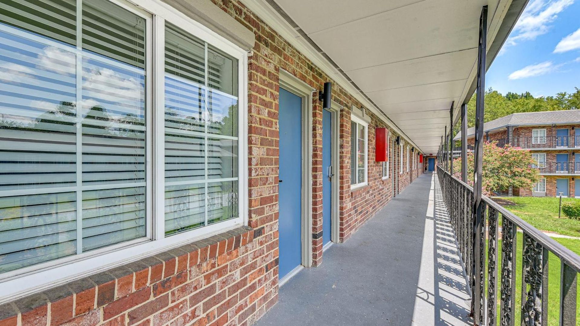 Apartment Work & Play! Near Uptown, Hospitals, Sports Charlotte