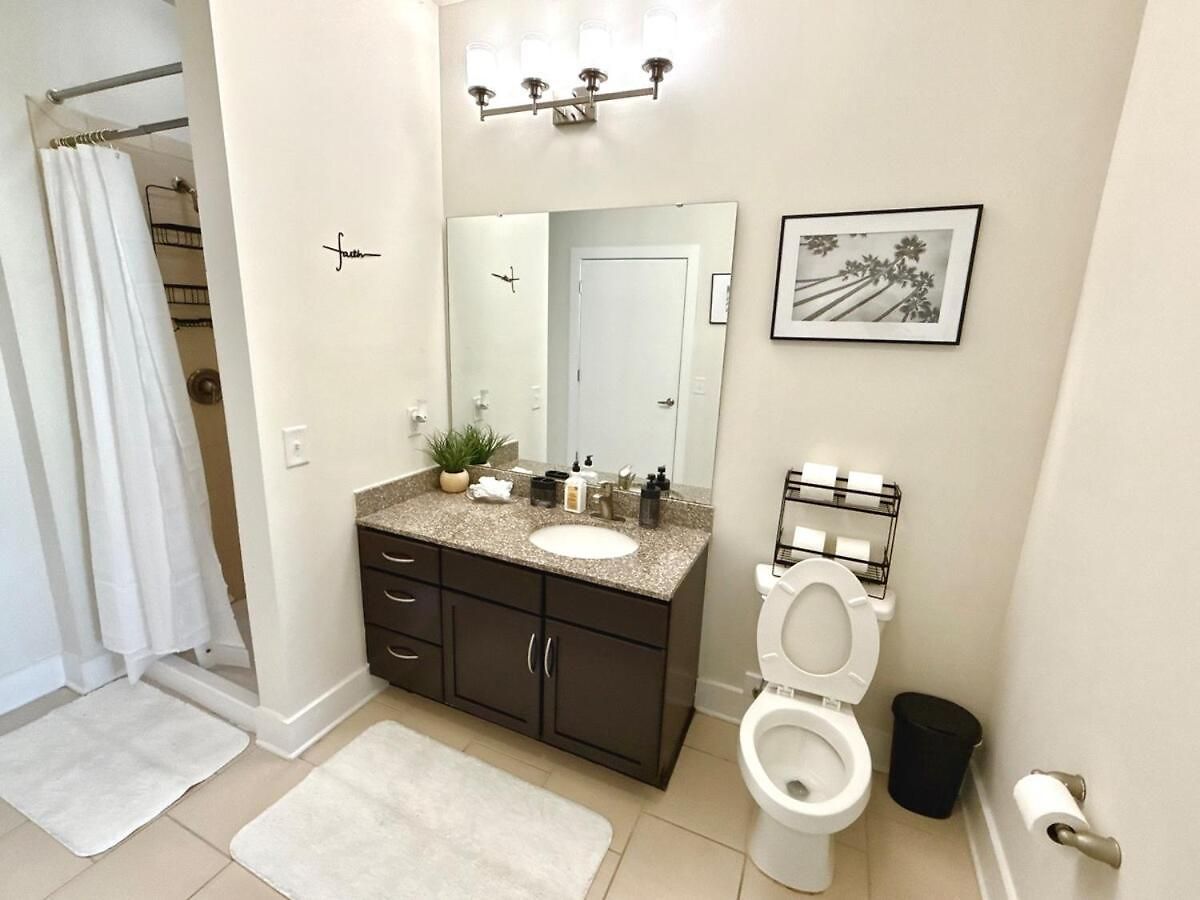 Apartment Spacious Uptown Luxury Escape