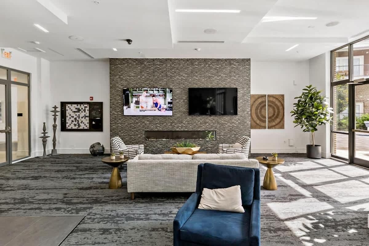 Near Dt Cpcc Lynx With Pool Gym Wd Parking Apartment Charlotte