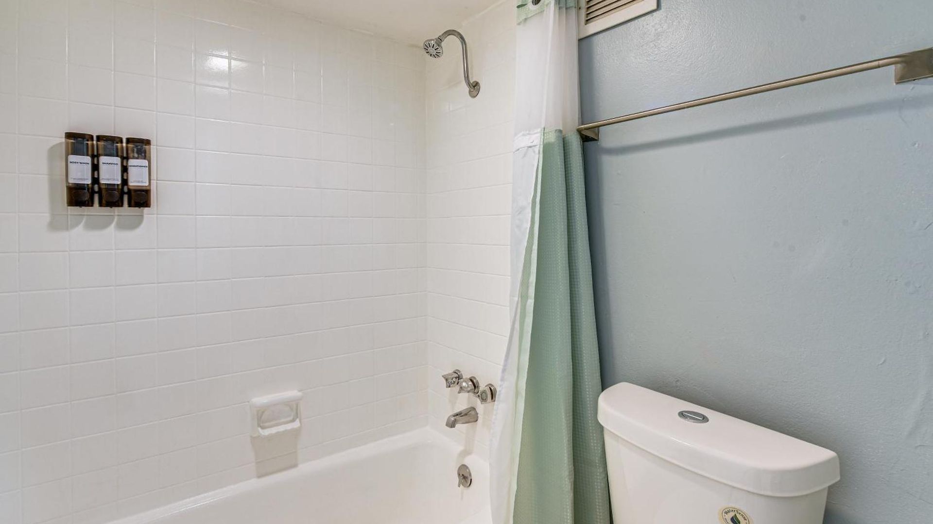 Apartment Work & Play! Near Uptown, Hospitals, Sports Charlotte