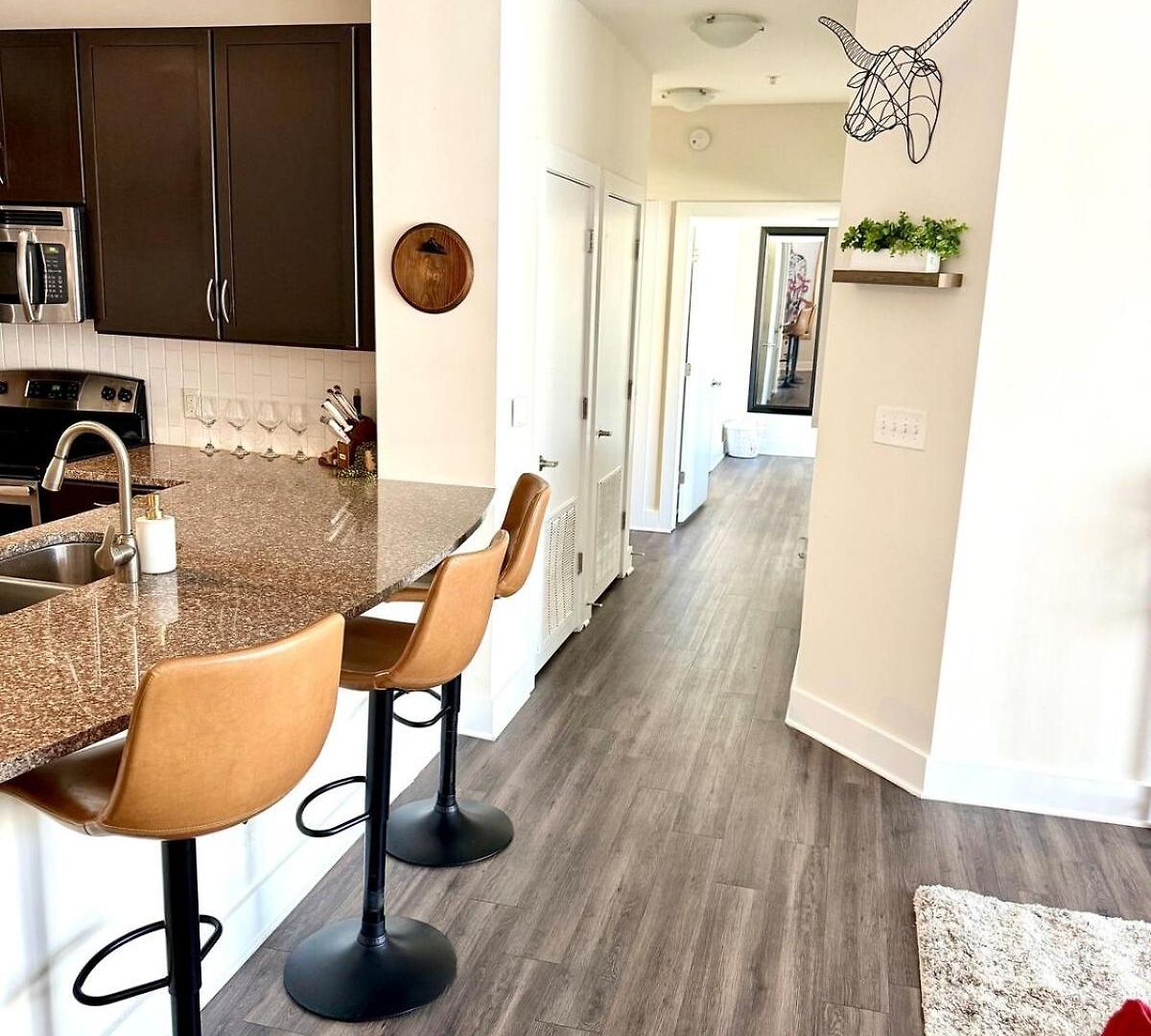 Spacious Uptown Luxury Escape Apartment