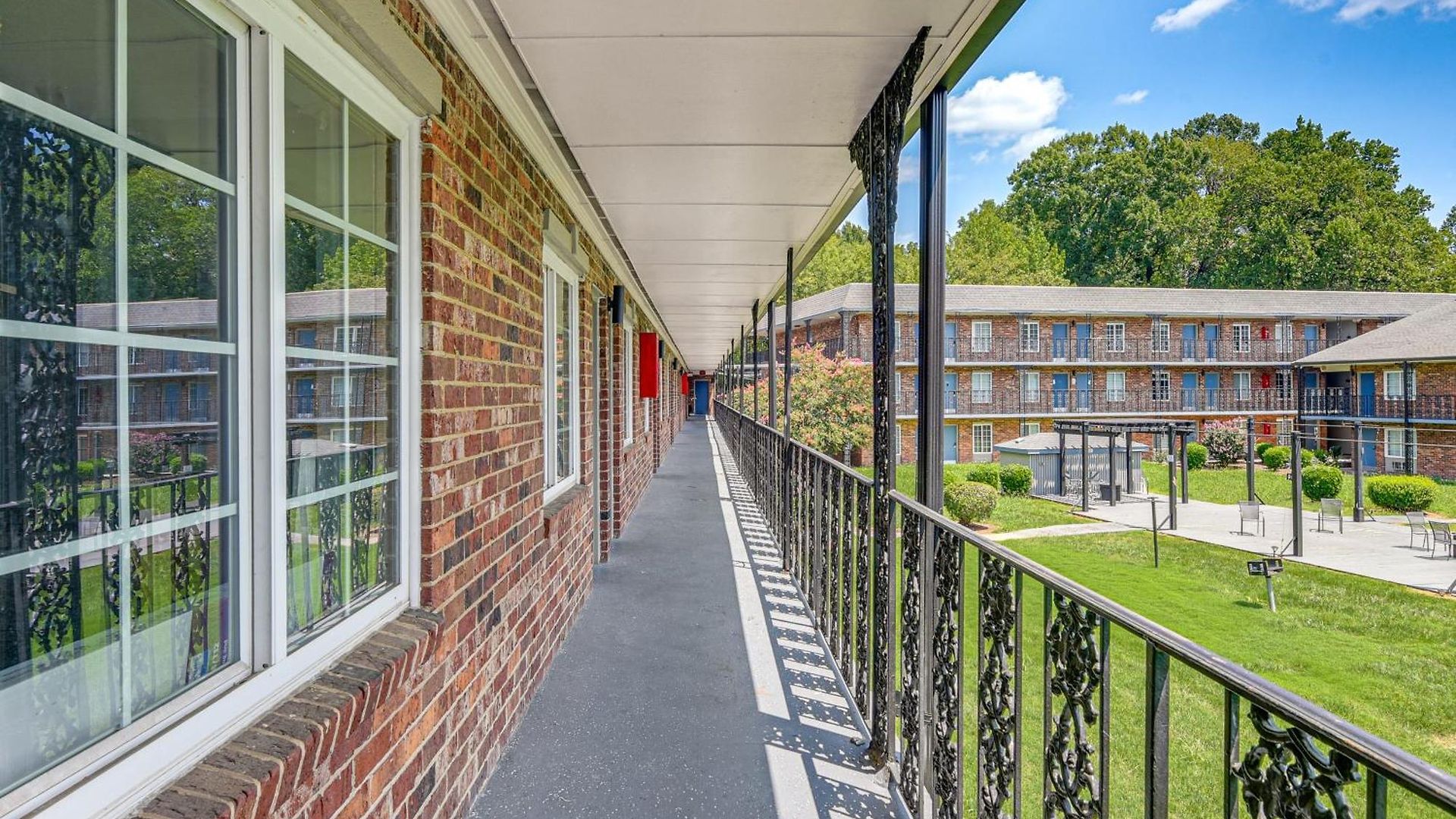 Work & Play! Near Uptown, Hospitals, Sports *