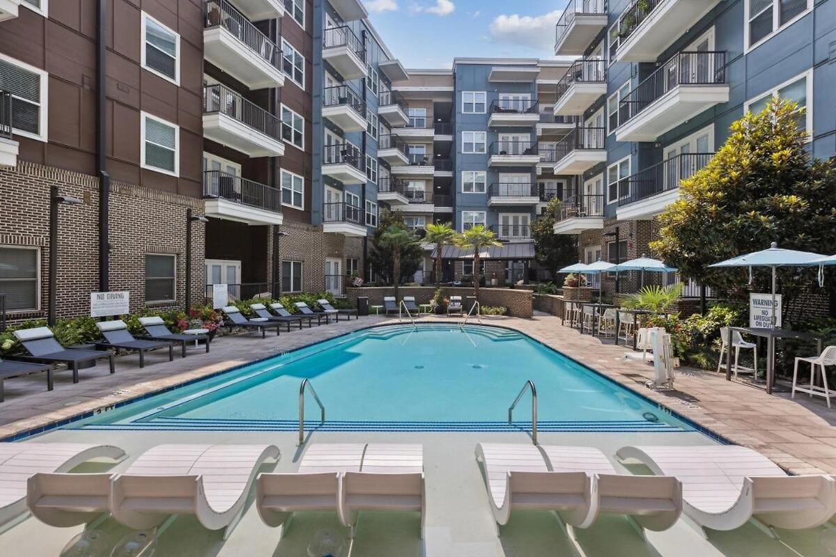 Bofa 8 Min King Balcony Pool W Parking Apartment *