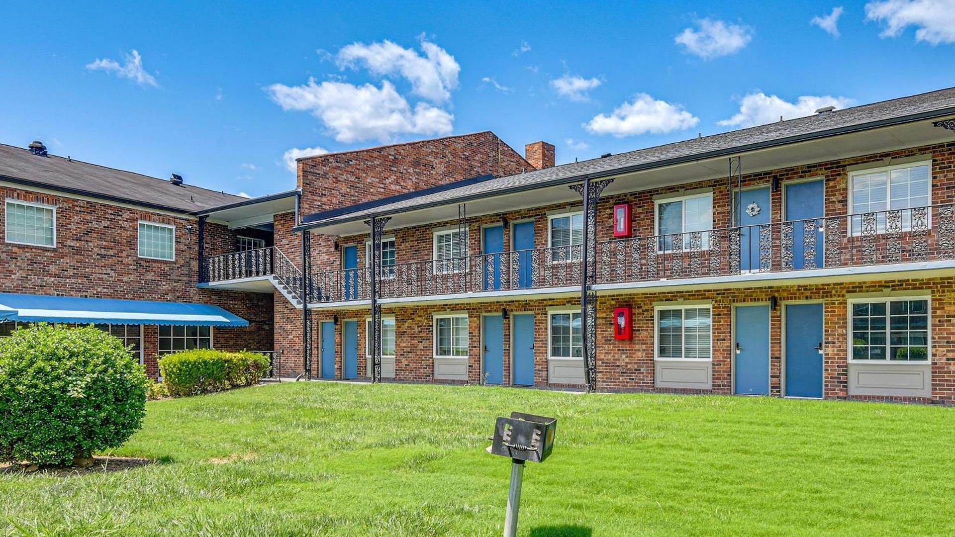 Apartment Work & Play! Near Uptown, Hospitals, Sports *