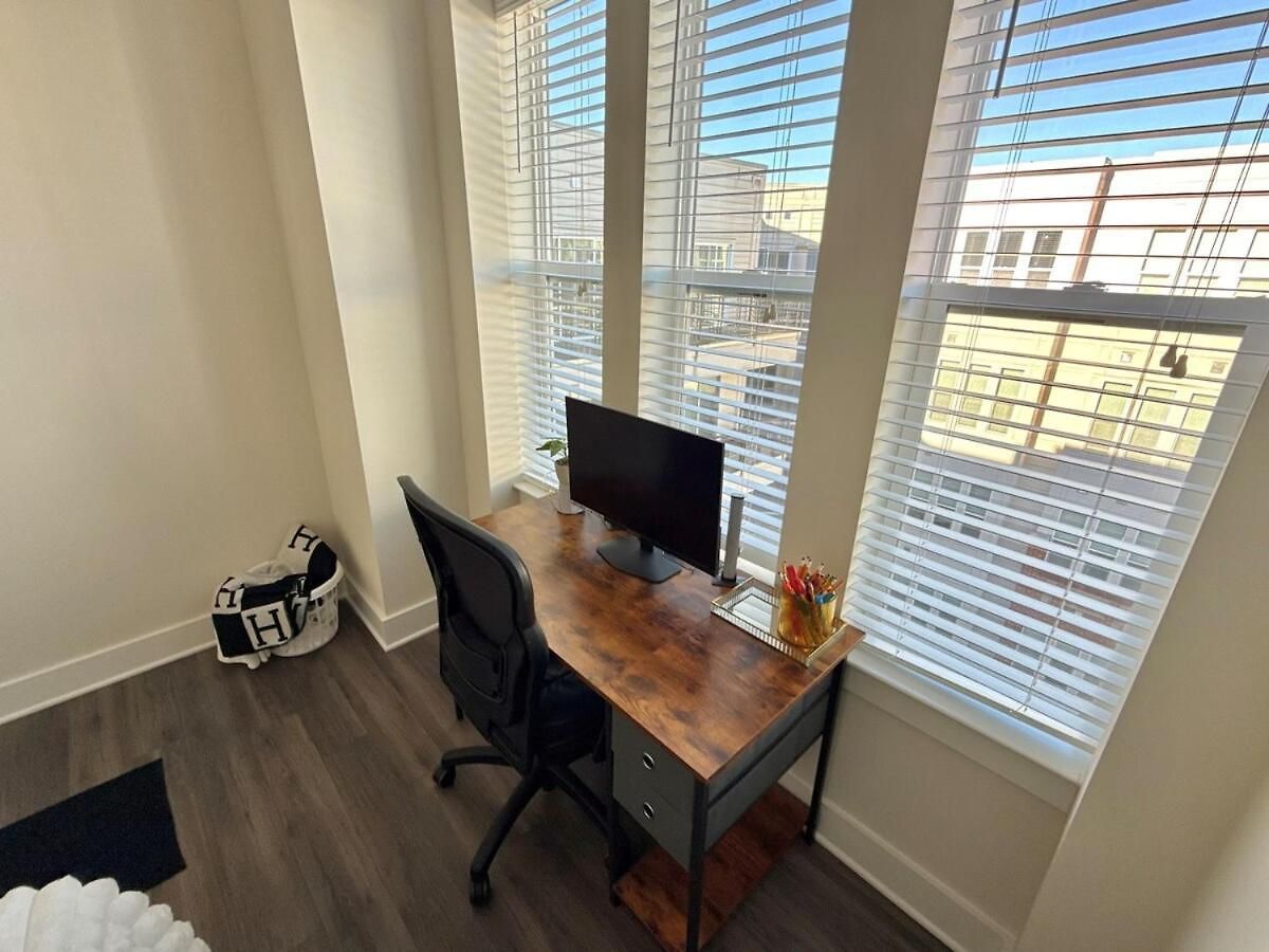 Spacious Uptown Luxury Escape *