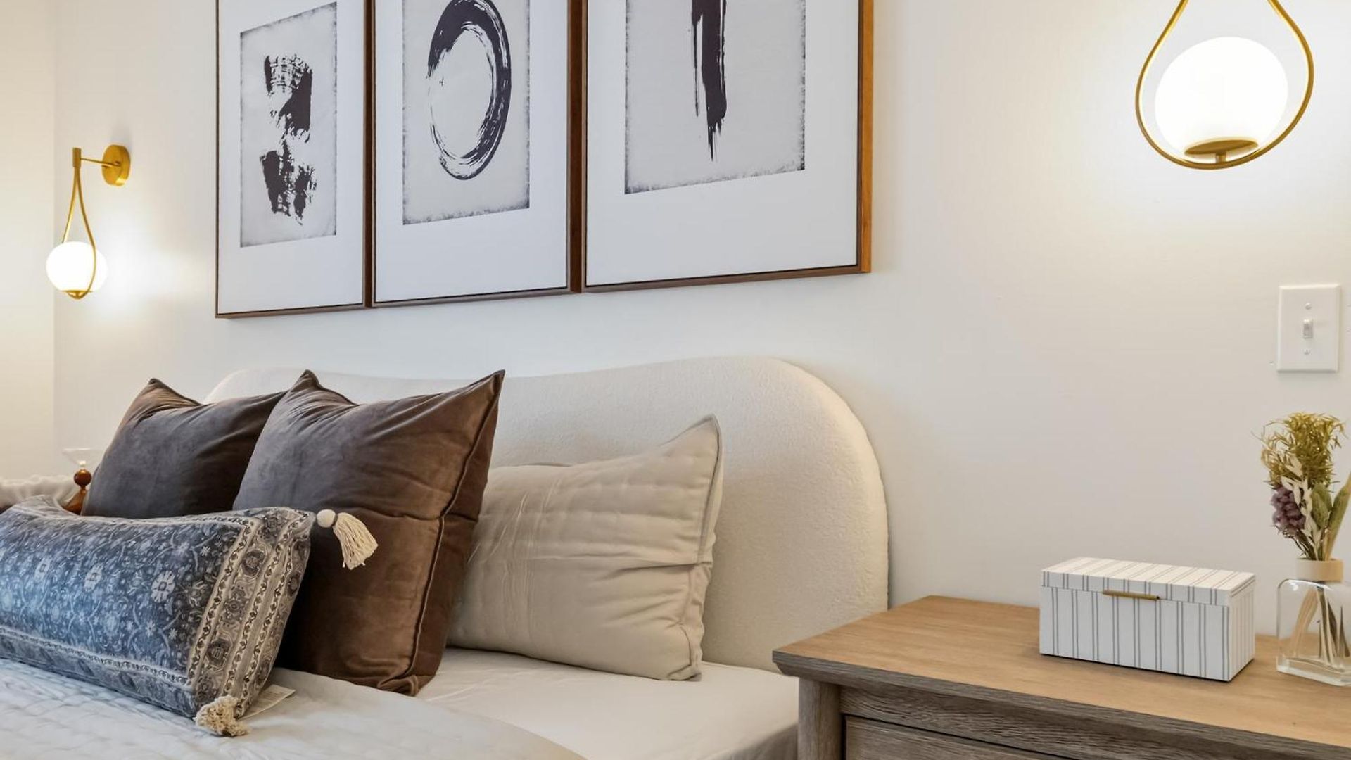 Stylish With 2 King Beds And Private Patio * Charlotte