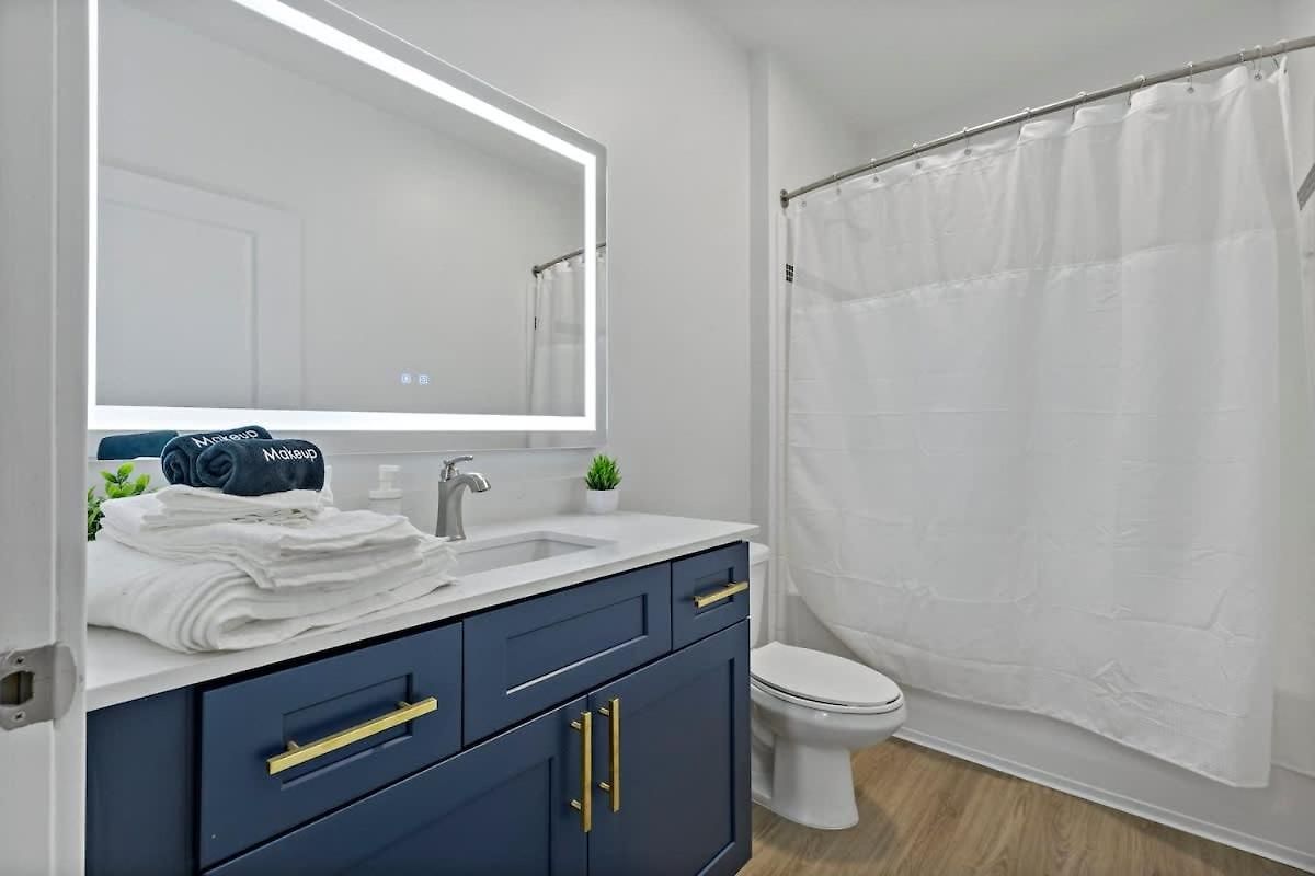 Apartment Near Dt Cpcc Lynx With Pool Gym Wd Parking *