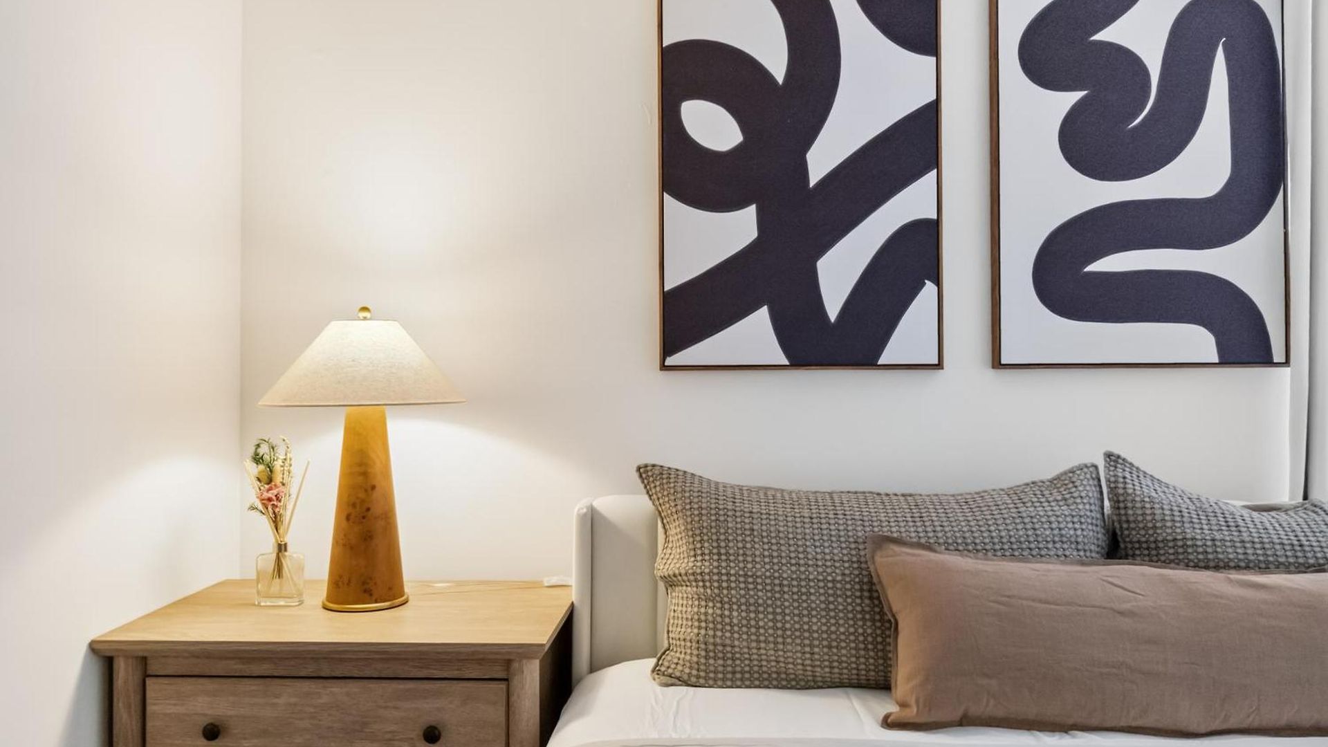 Stylish With 2 King Beds And Private Patio
