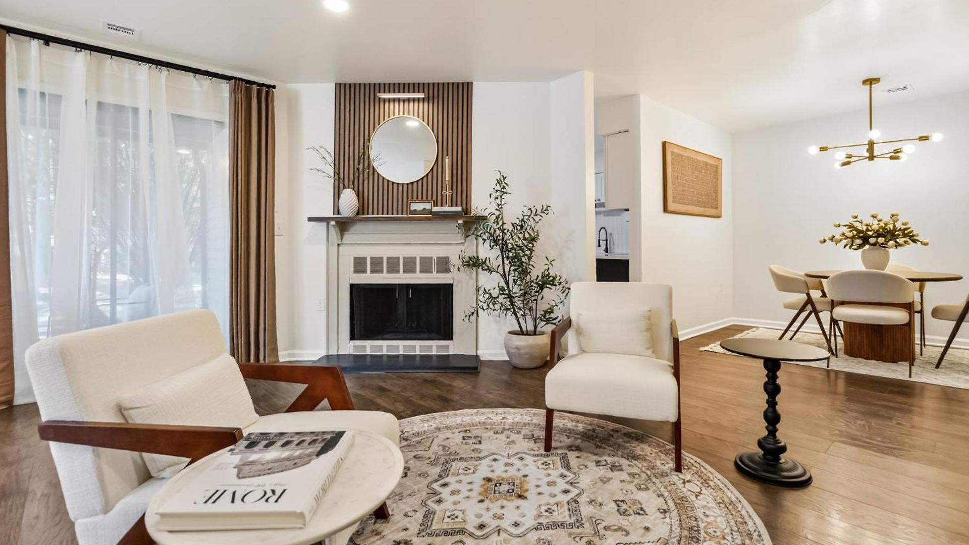 Stylish With 2 King Beds And Private Patio *