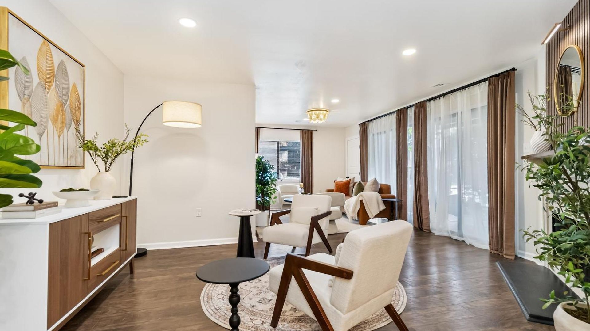Apartment Stylish With 2 King Beds And Private Patio Charlotte