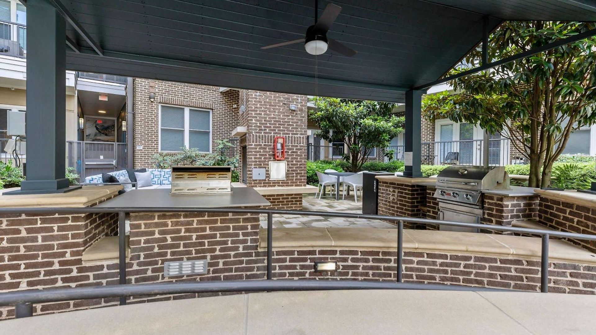 Near Dt Cpcc Lynx With Pool Gym Wd Parking Apartment