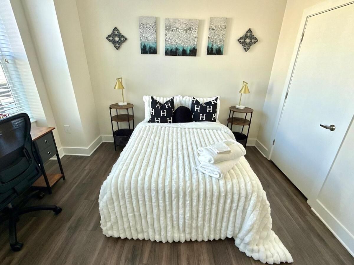 Spacious Uptown Luxury Escape Apartment *