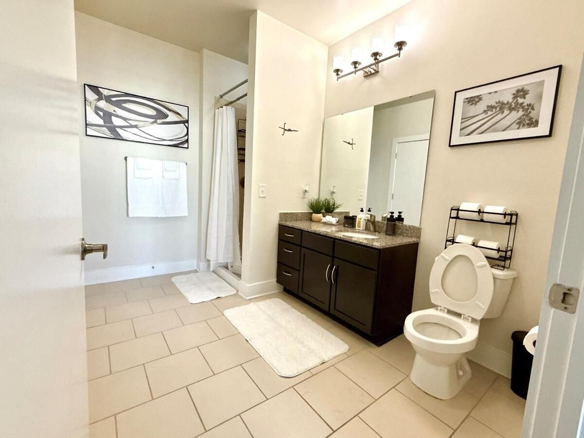 Apartment Spacious Uptown Luxury Escape