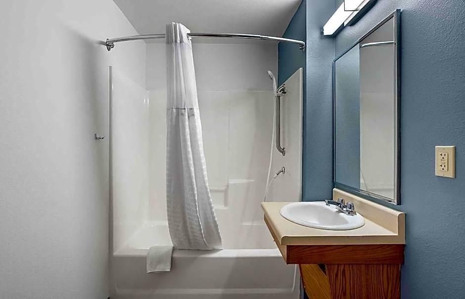 Extended America Select - - Northlake Hotel 3*