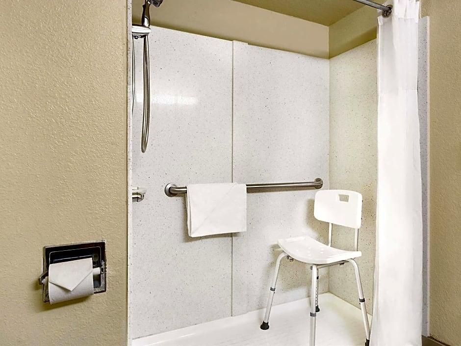 Four Points By Sheraton Airport Hotel 2*
