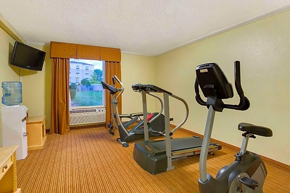 Four Points By Sheraton Airport Hotel 2*
