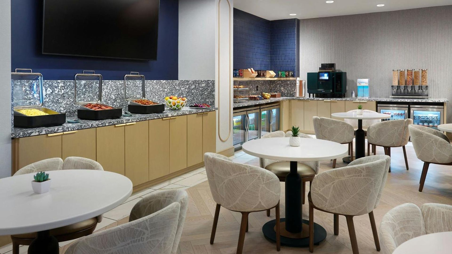 Hotel Renaissance Southpark 4*