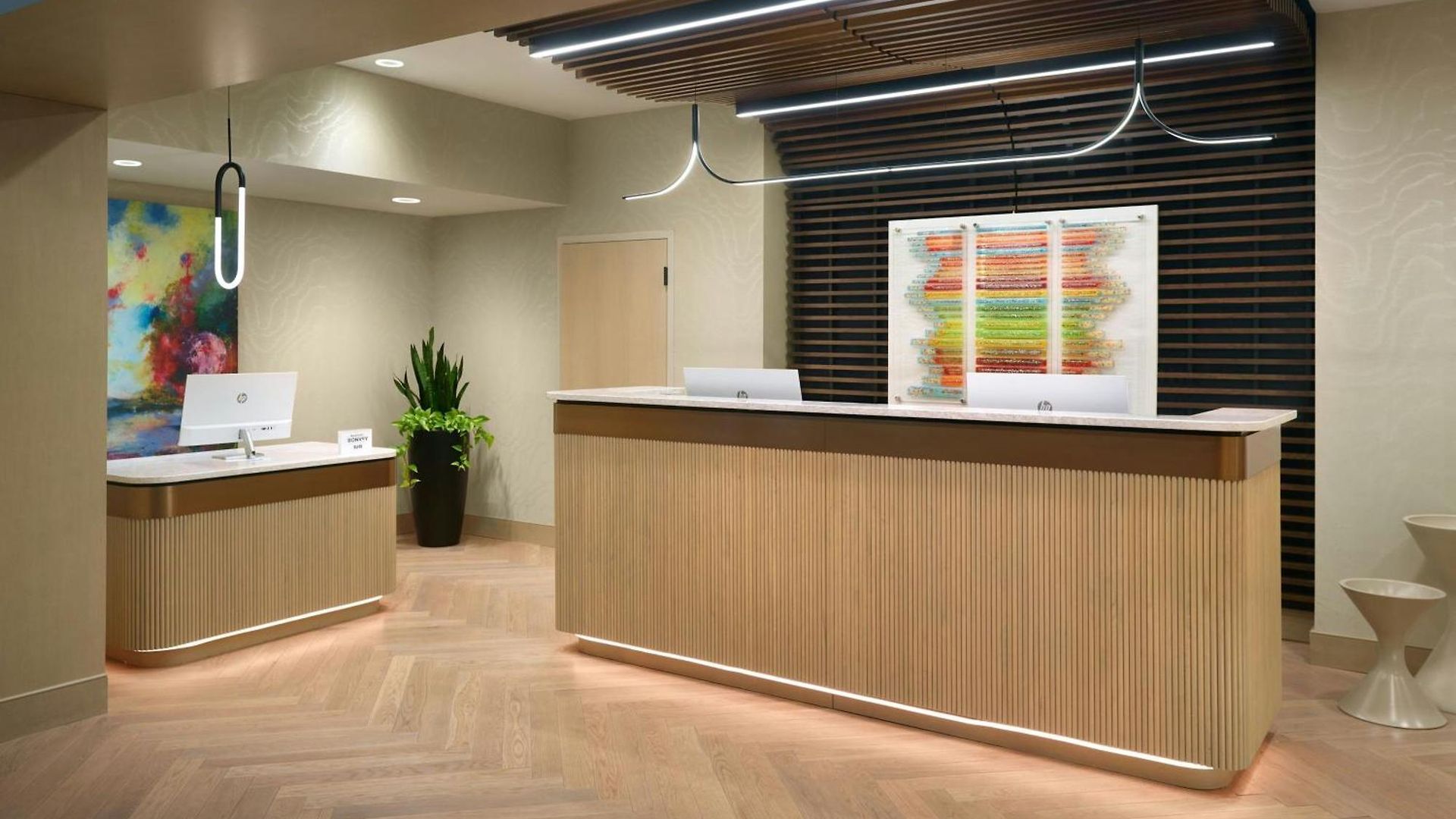 Hotel Renaissance Southpark 4*