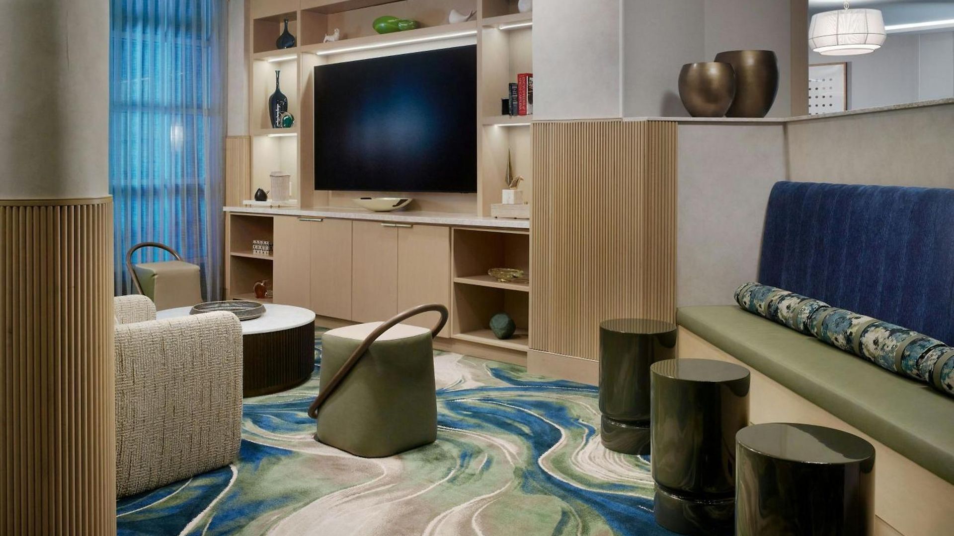 Renaissance Southpark Hotel 4*