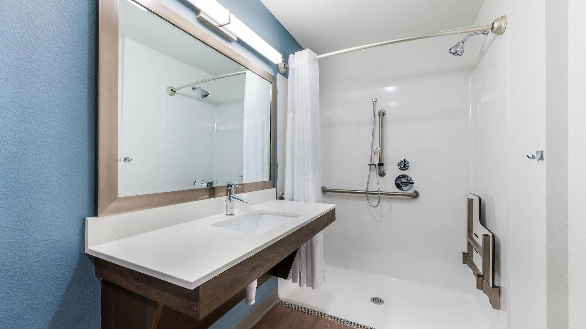 Woodspring - Research Park Hotel *