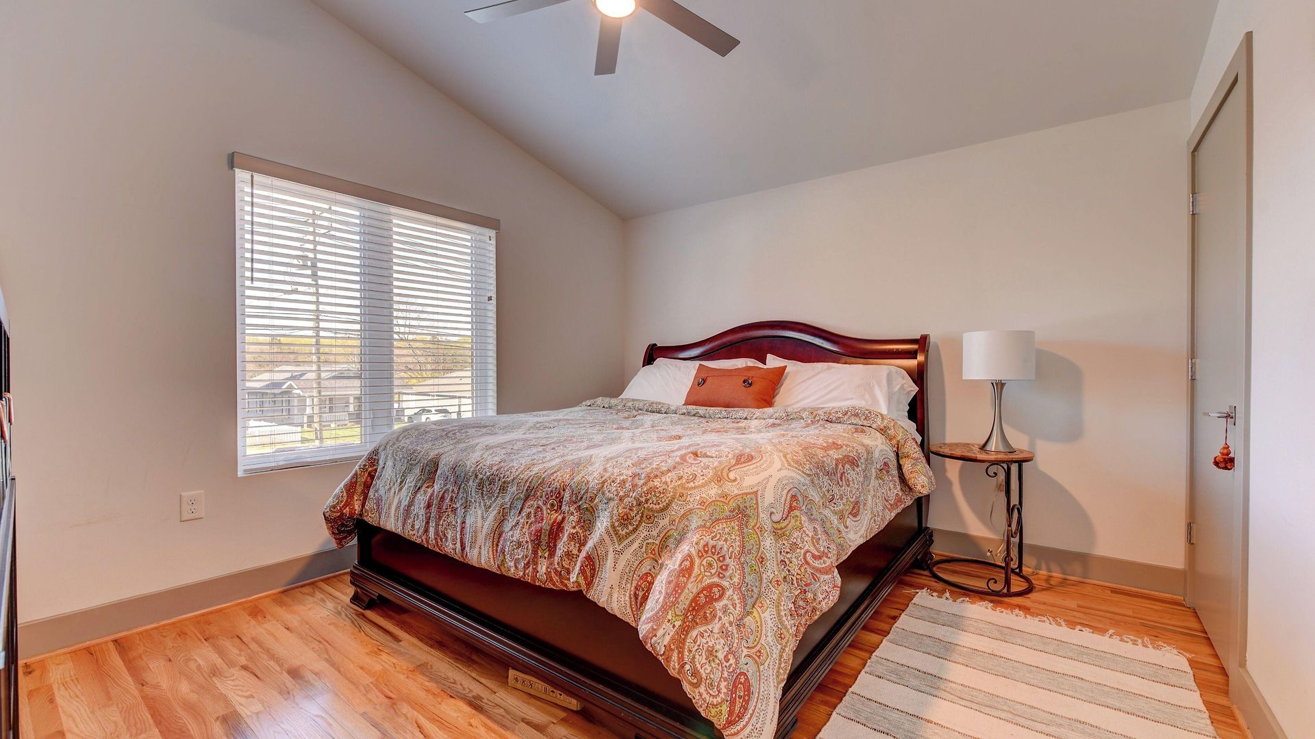 Modern With Yard 3 Mi To Uptown Charlotte! Holiday home *