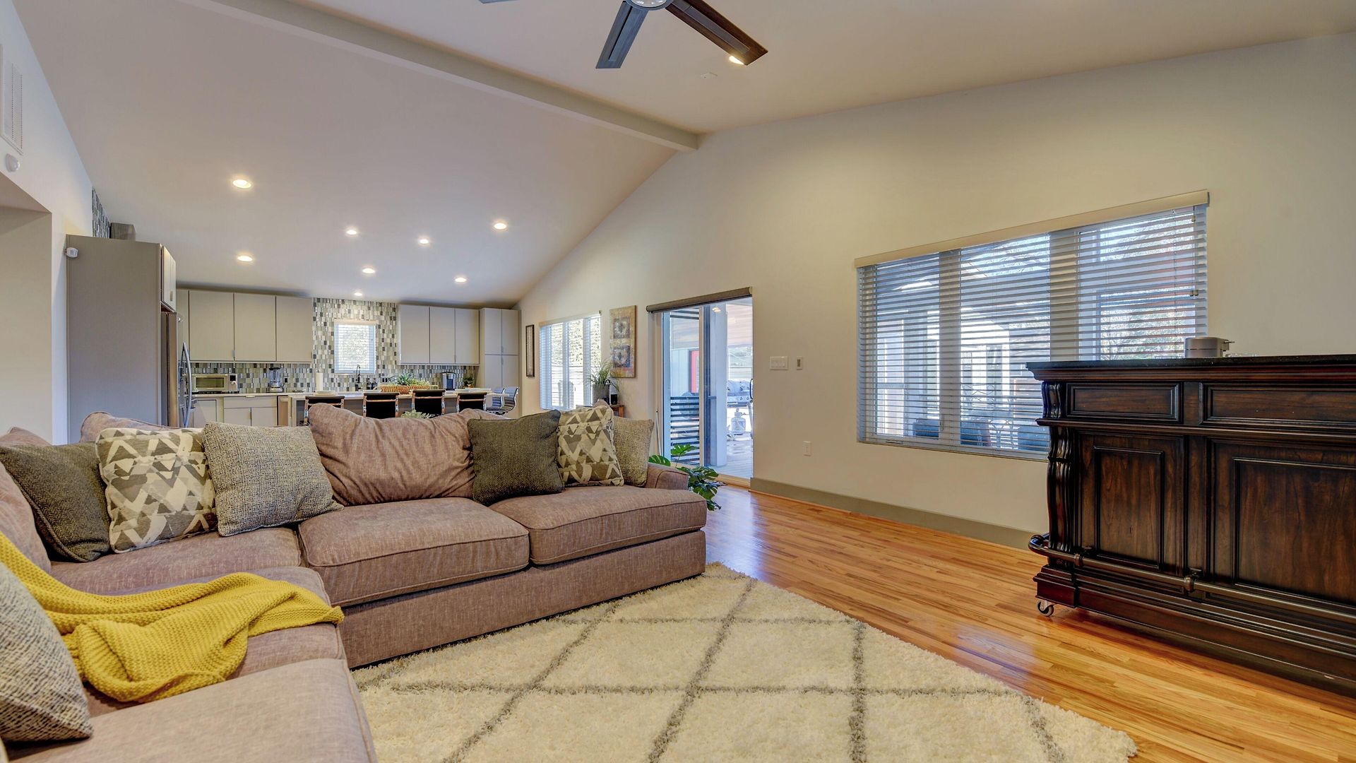 Modern With Yard 3 Mi To Uptown Charlotte! Holiday home *