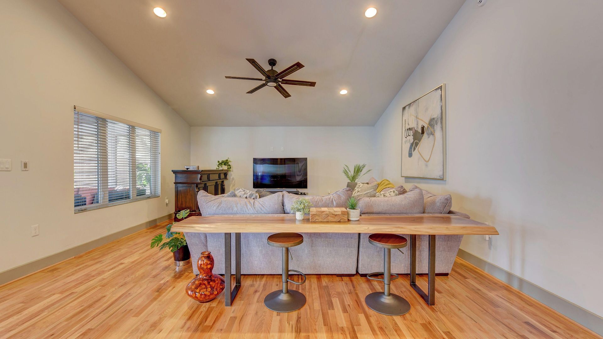 Modern With Yard 3 Mi To Uptown Charlotte!