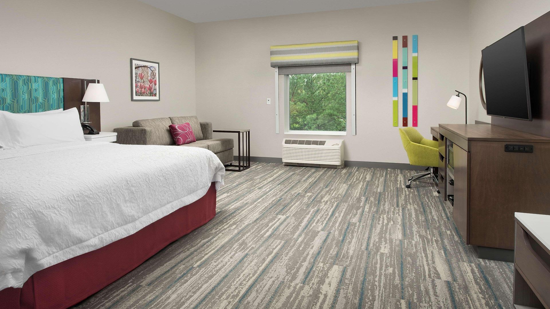 Hampton & Airport Pointe 3*