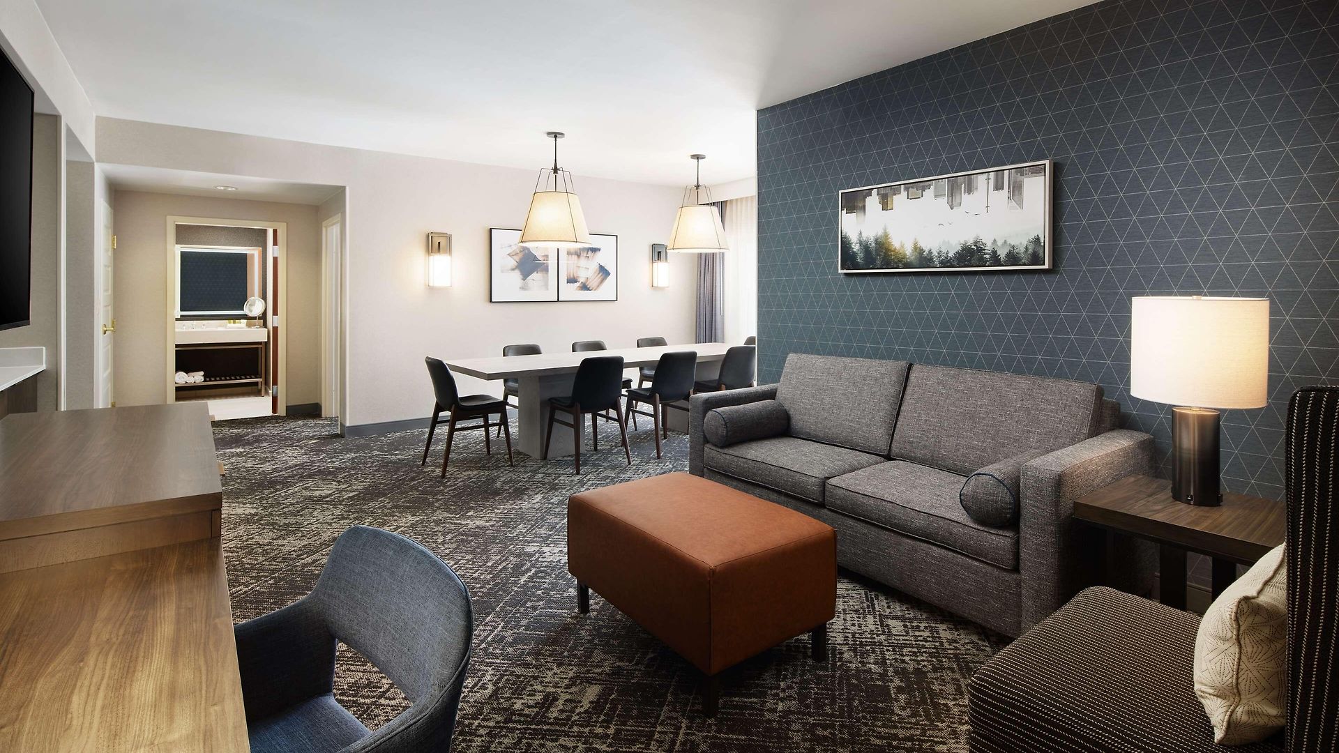 Hilton Airport 4*