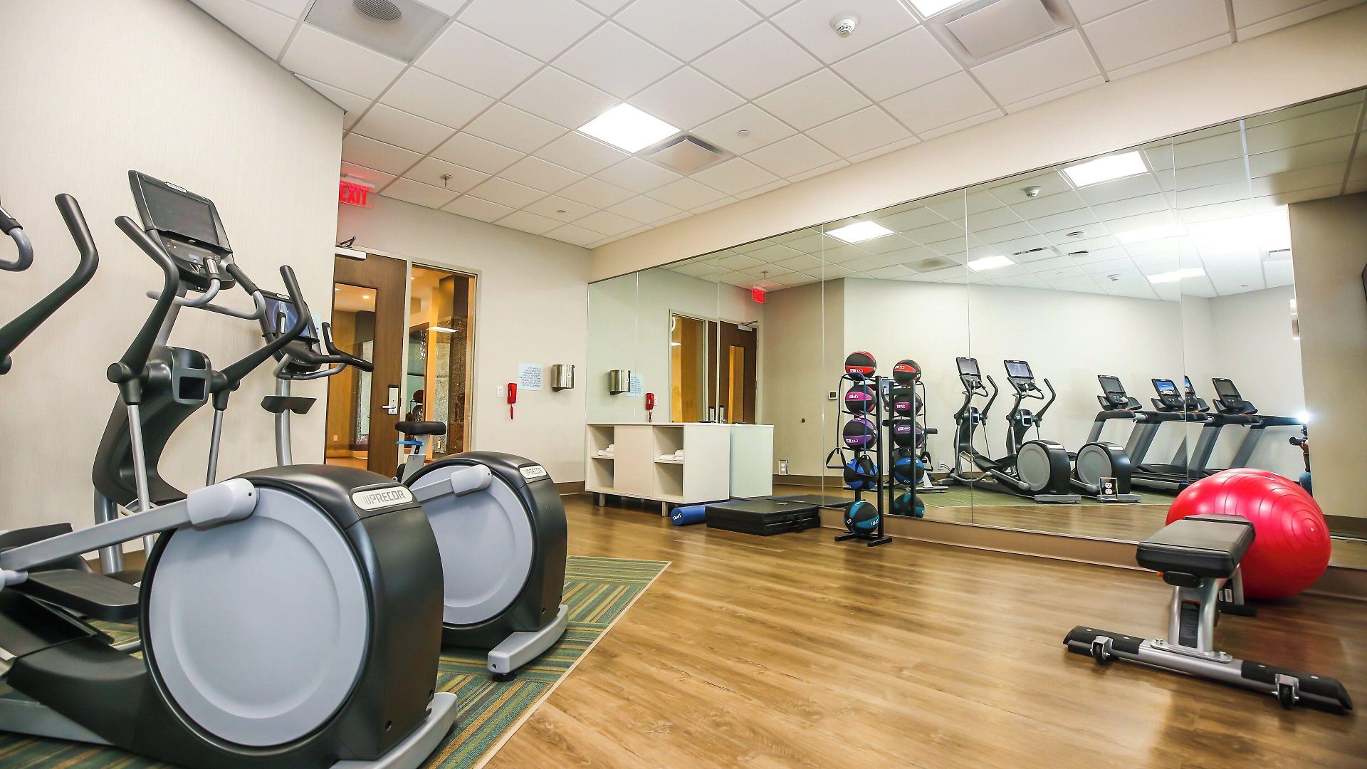 Express & - - South End By Ihg Hotel