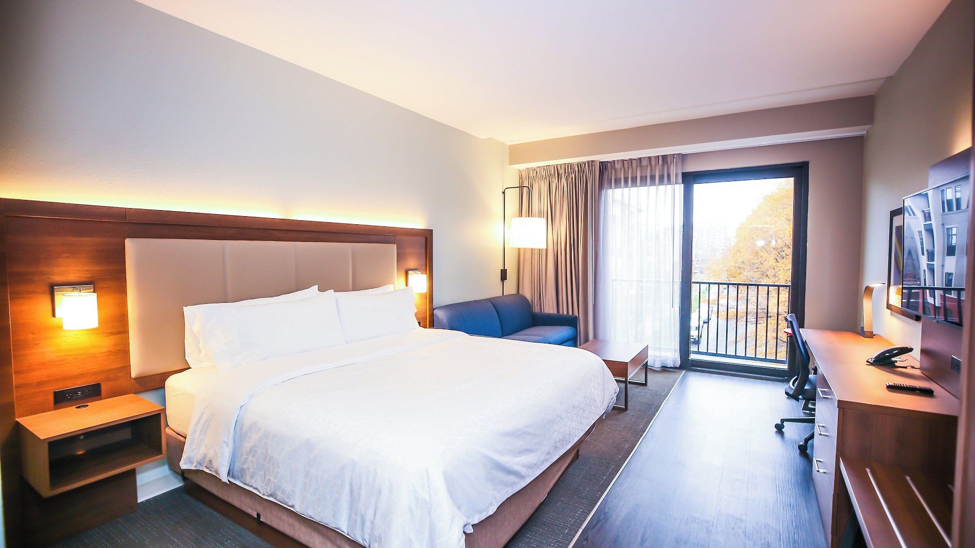 Express & - - South End By Ihg