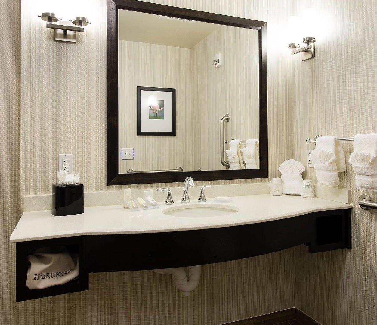 Hilton Garden Airport Hotel 3*