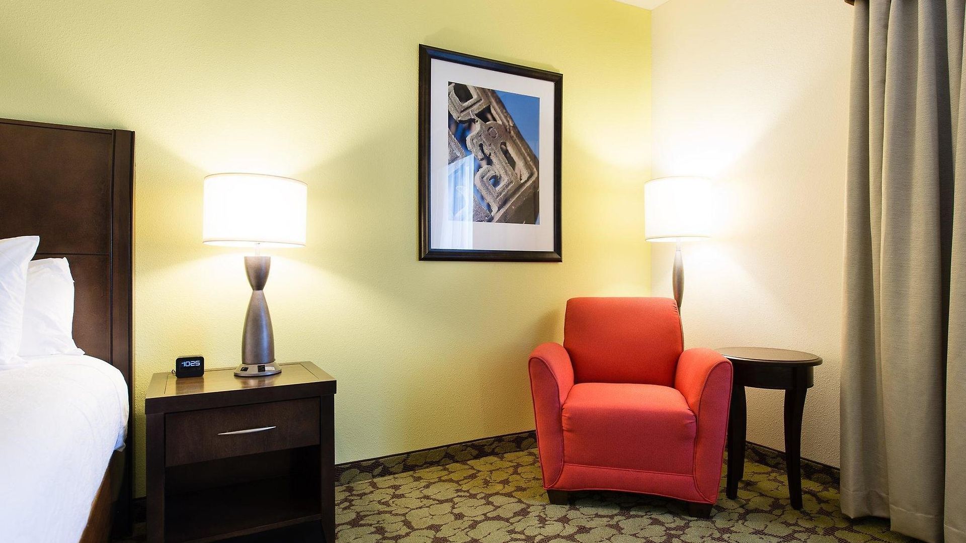 Hilton Garden Airport
