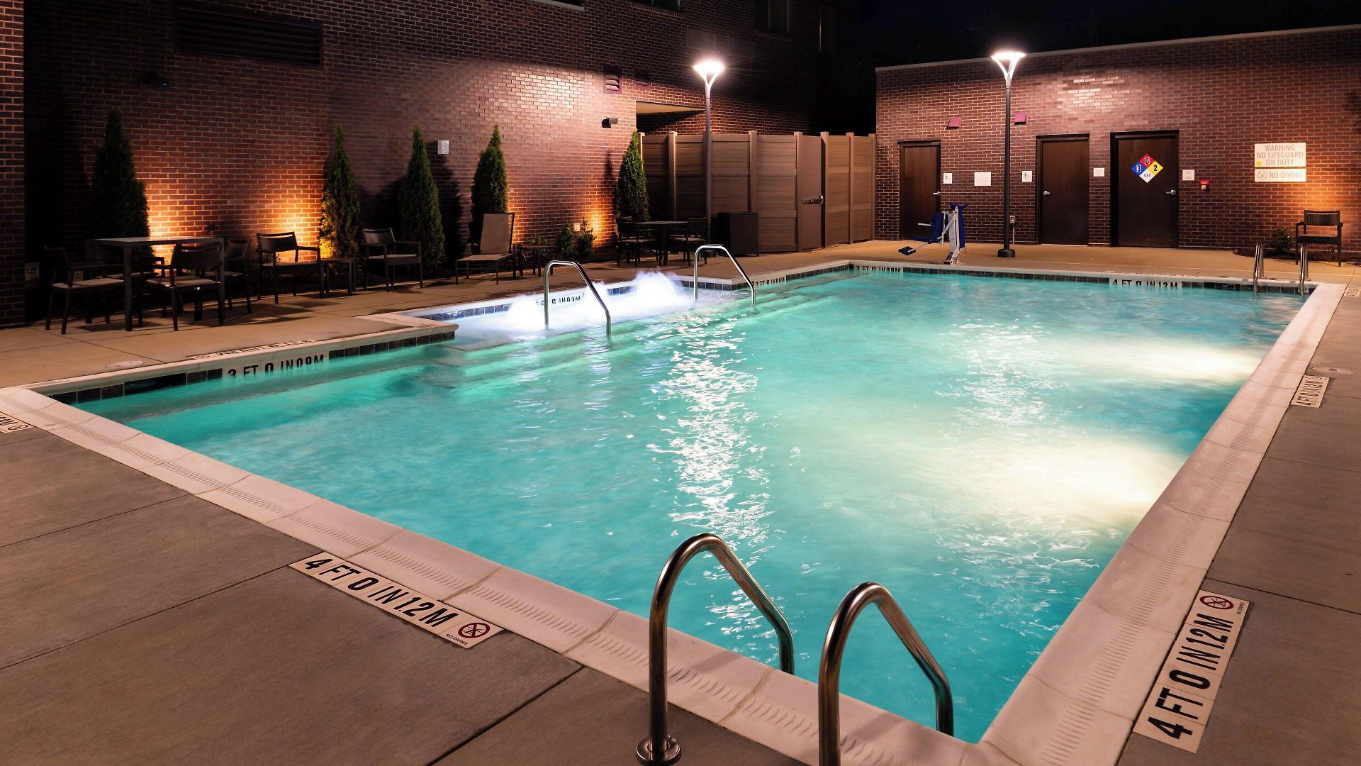 Courtyard By Marriott Northlake